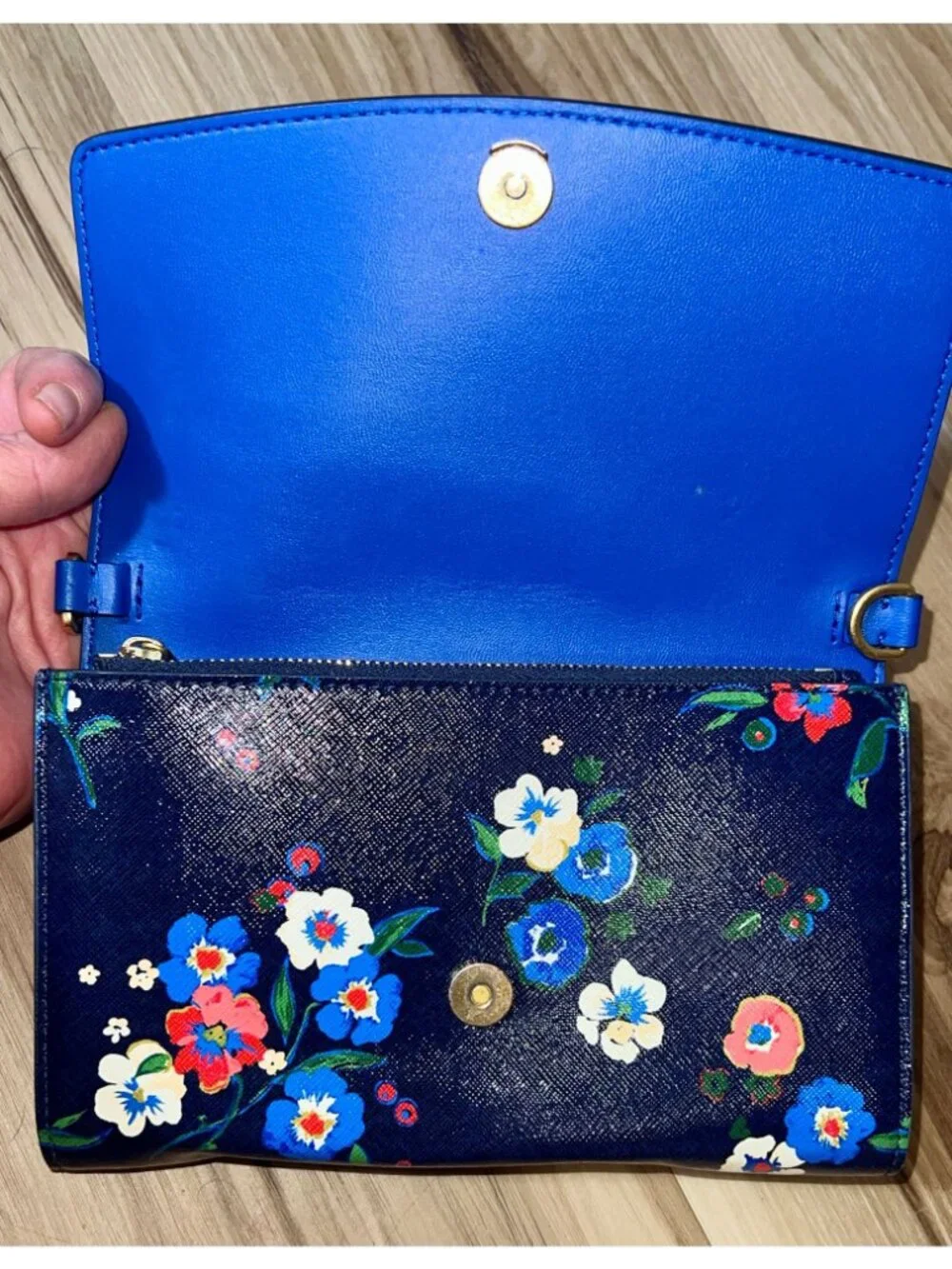 Adorable Tory Burch Dark Blue and Floral Robinon Shoulder Bag/Crossbody